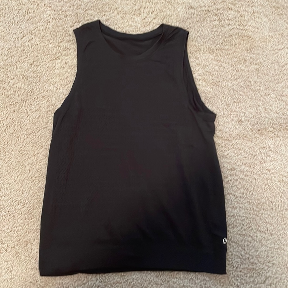 Lululemon Breeze By Muscle Tank Top Color black Size 6